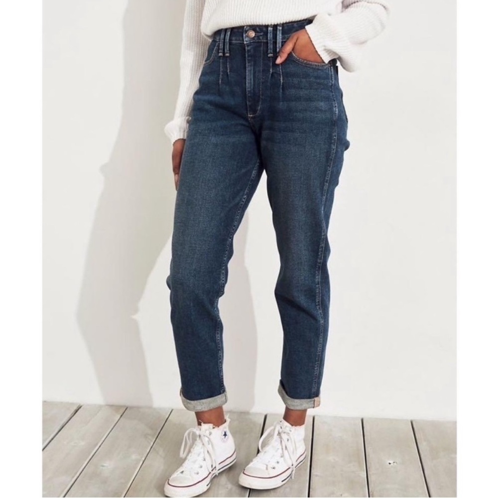 Ultra High Rise Mom Jeans Pleated Front